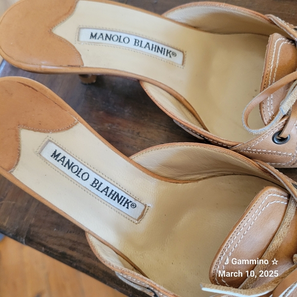 Manolo Blahnik Kitten Heel Mules with Bow - Picture 4 of 8